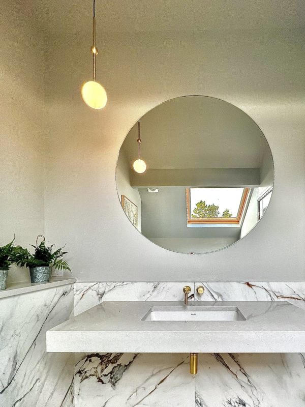 Roj house Pattinson house bathroom Silestone sink